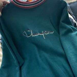Votante champion sweater